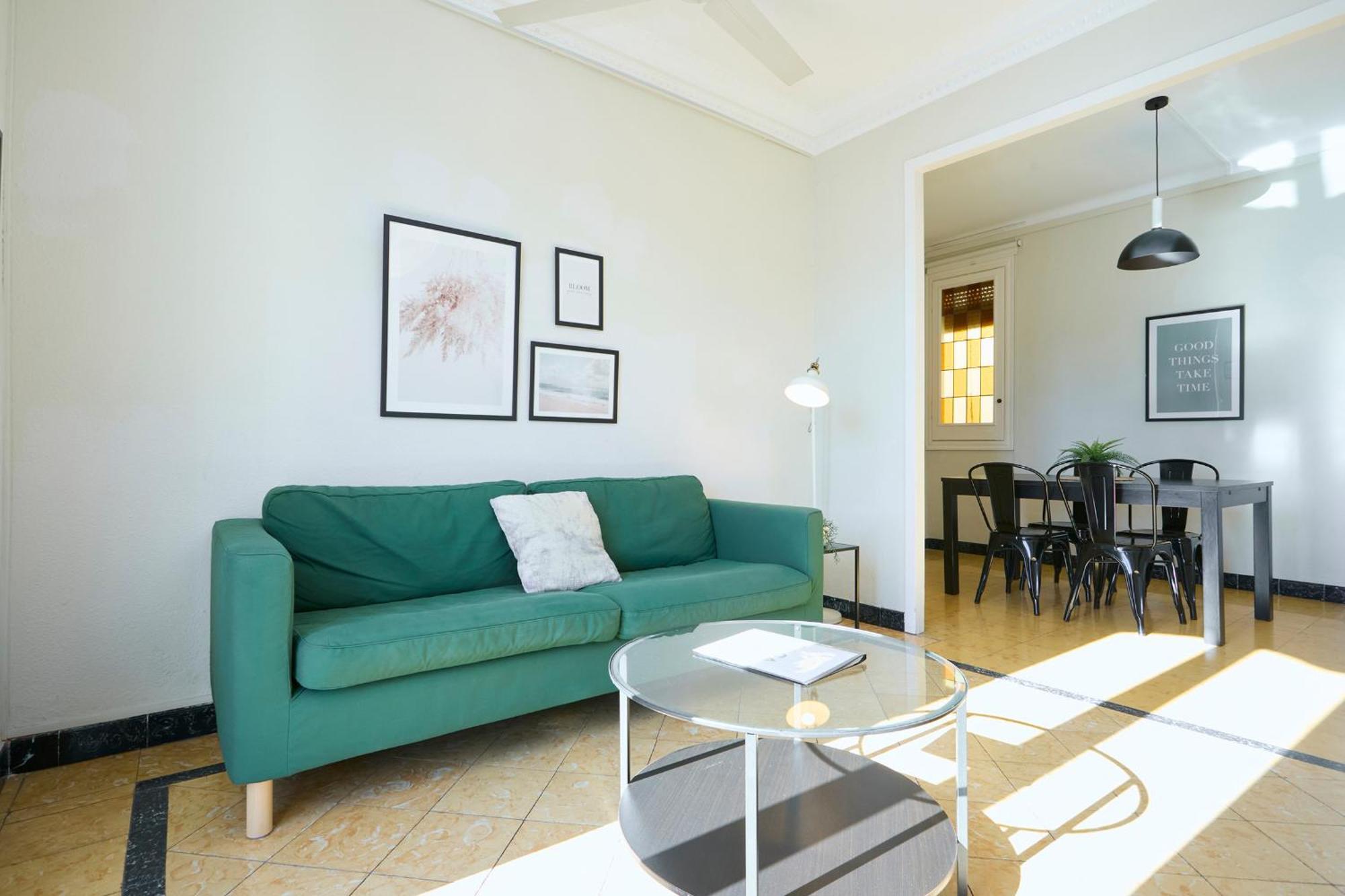 63Par1016- Sunny Apartment In Paralel Barcelona Exterior foto